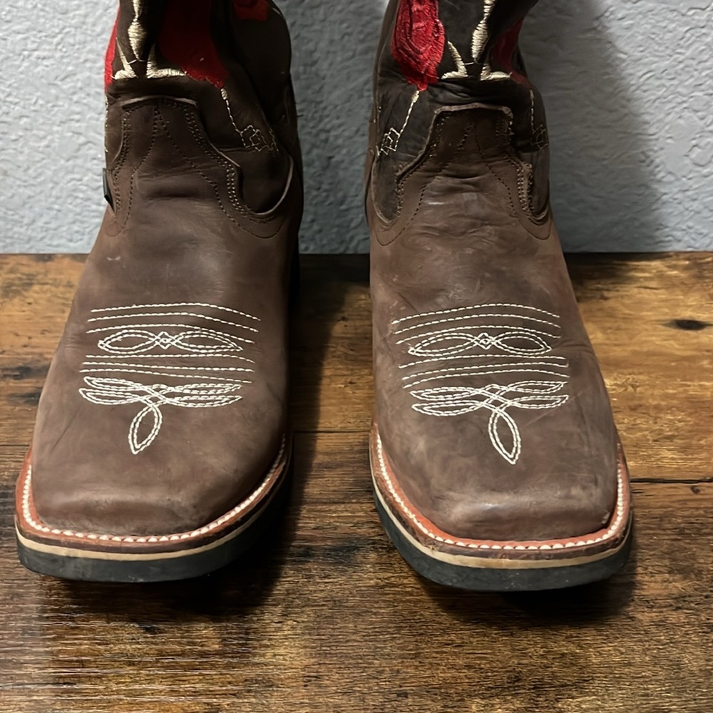 Cowboy Boots with Red Rose Embroidery - Picture 2 of 16